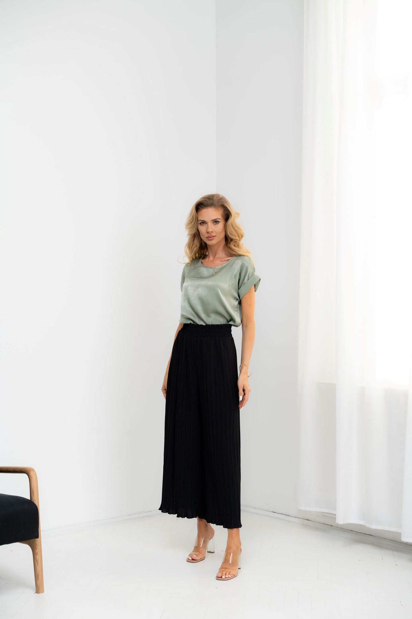 Artemis - bluza satin cu insertii aurii, verde army