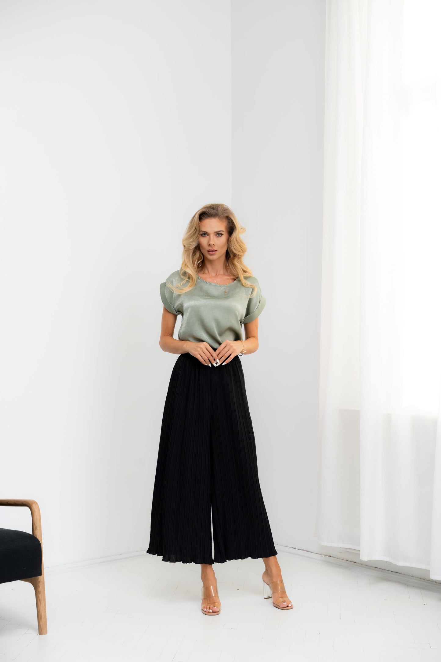 Artemis - bluza satin cu insertii aurii, verde army